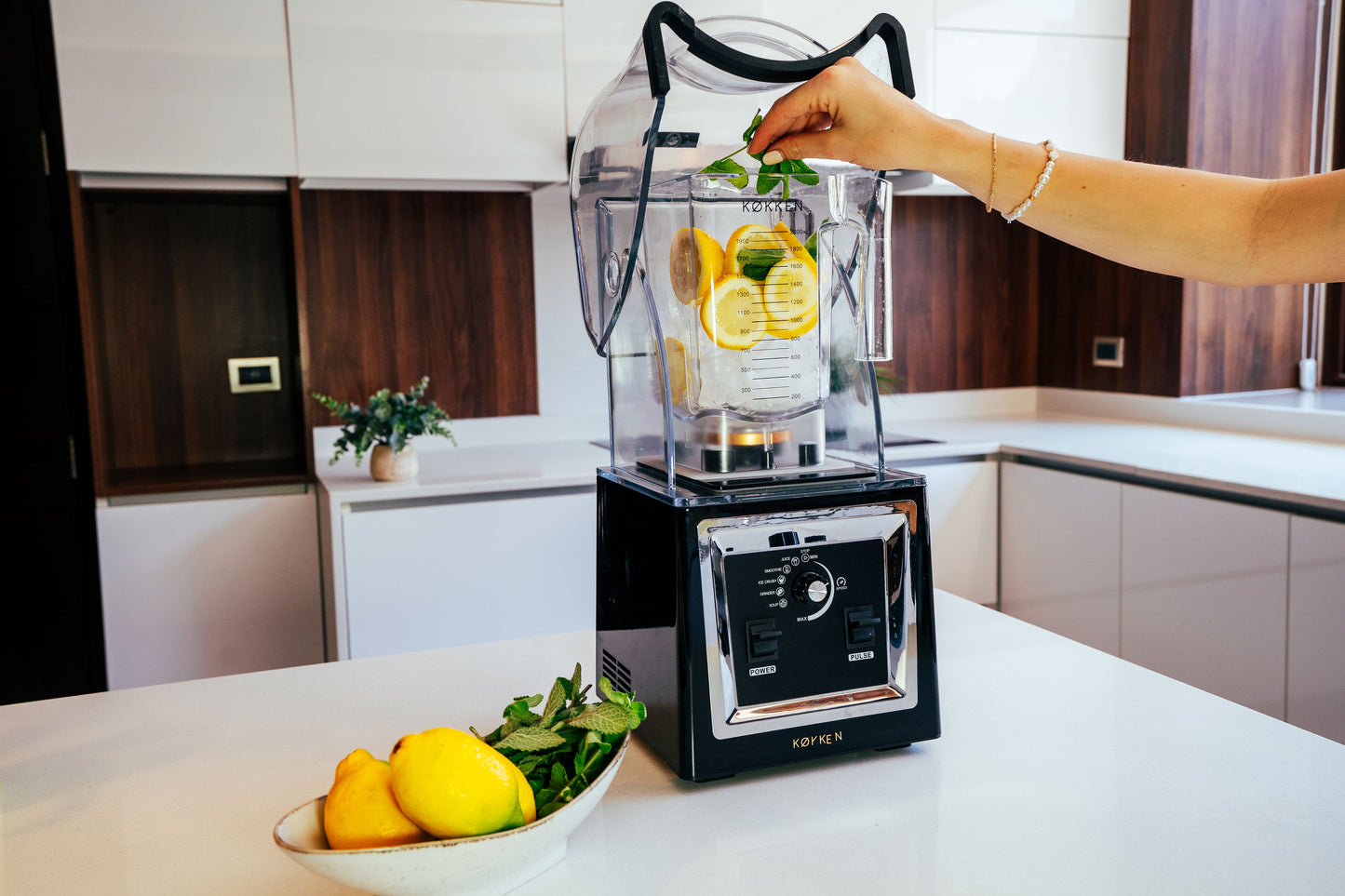 Pack Licuadora Silenciosa Industrial LS-1500 2L + Jarro Extra